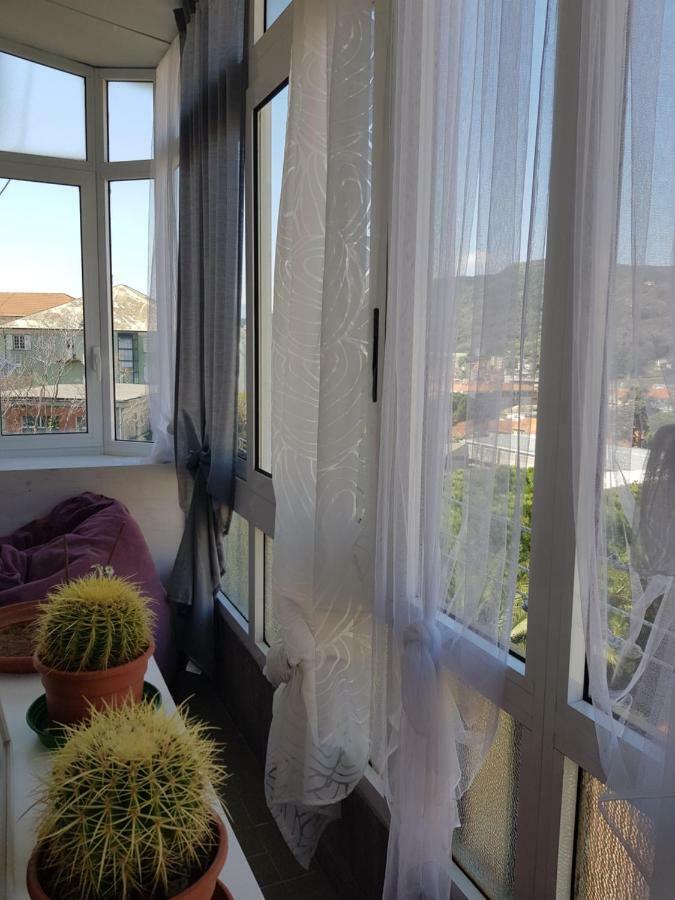 Romantica Fuga Con Vista Panoramica Sulla Citta Di Savona Apartment Luaran gambar