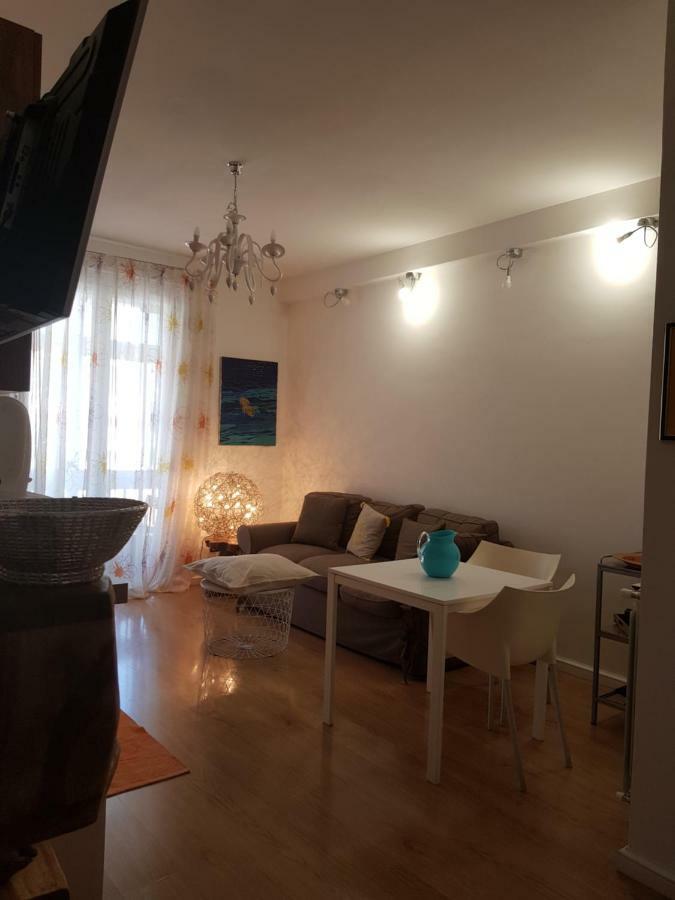 Romantica Fuga Con Vista Panoramica Sulla Citta Di Savona Apartment Luaran gambar